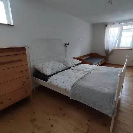 V Banskej Bystrici - Dom S Terasou, Free Private Parking Semesterbostad